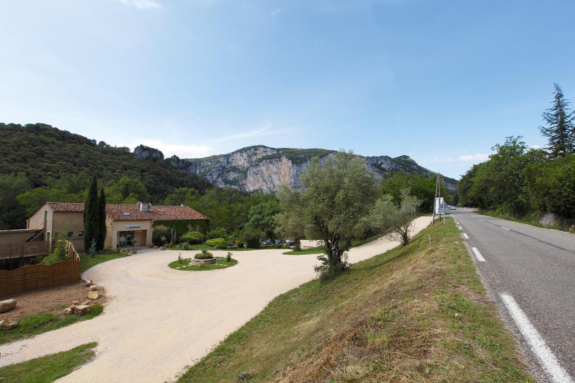 Vacanceole - Le Domaine De Chames - Pont D'Arc Vallon-Pont-dʼArc Exterior foto