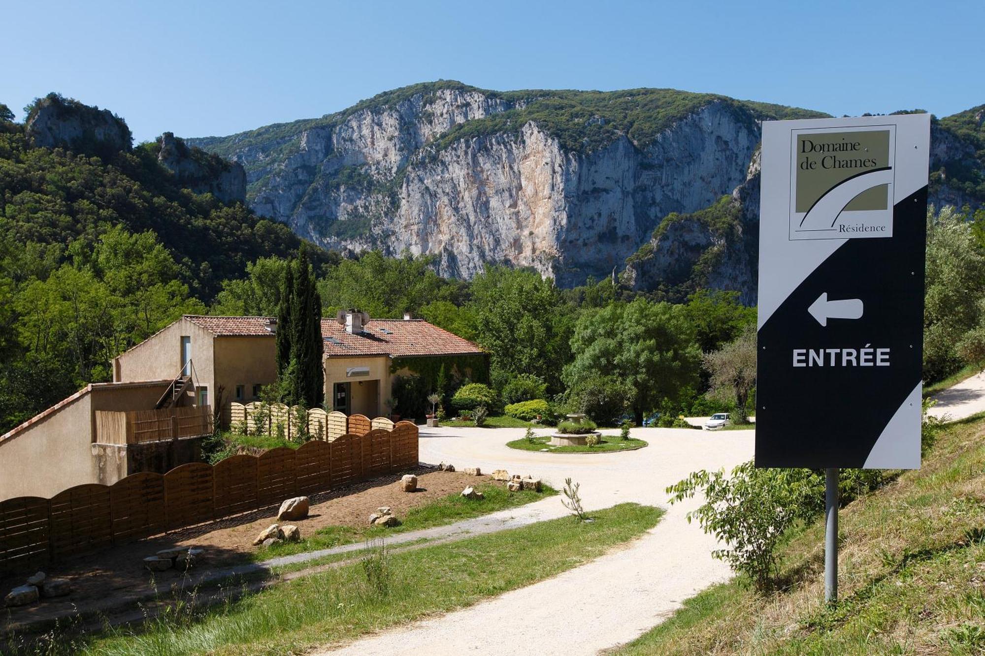 Vacanceole - Le Domaine De Chames - Pont D'Arc Vallon-Pont-dʼArc Exterior foto